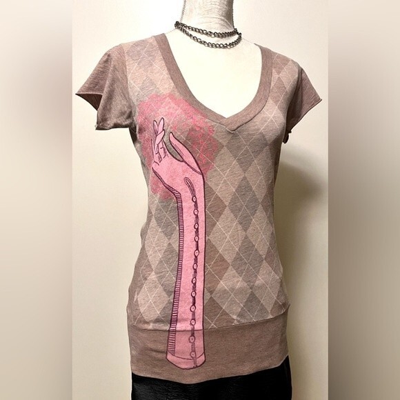 Vintage Y2K BlackChandelier T-Shirt with Unique Print SZ M - Picture 2 of 8